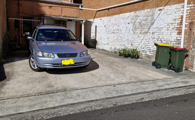Vehical Parking Spot for rent! Walk to Crows nest and St Leonards!