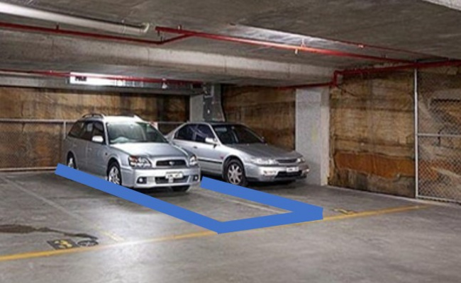 Secure Parking Pacific Hwy - Access Doohat Av