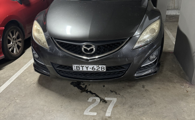 Great parking space opposite Crows Nest Metro