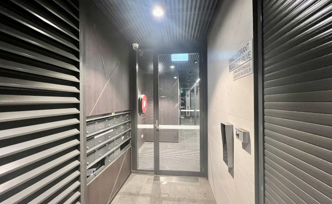 Secure underground car stacker a few steps from St Leonards/Crows Nest Train & Metro