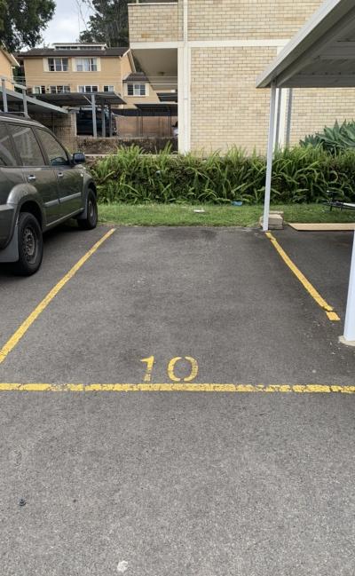 Dee why convenient open parking space