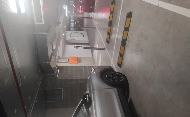 Indoor near Airport and CBD