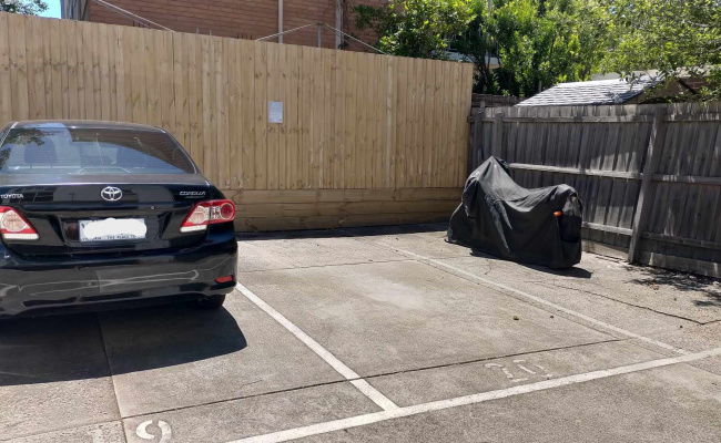 Parking space in St Kilda, excellent position