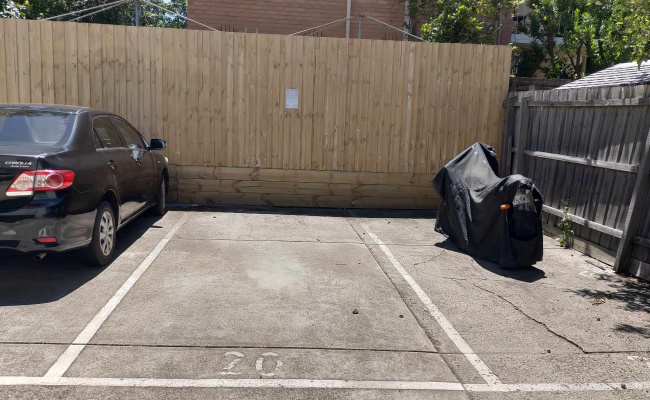 Parking space in St Kilda, excellent position