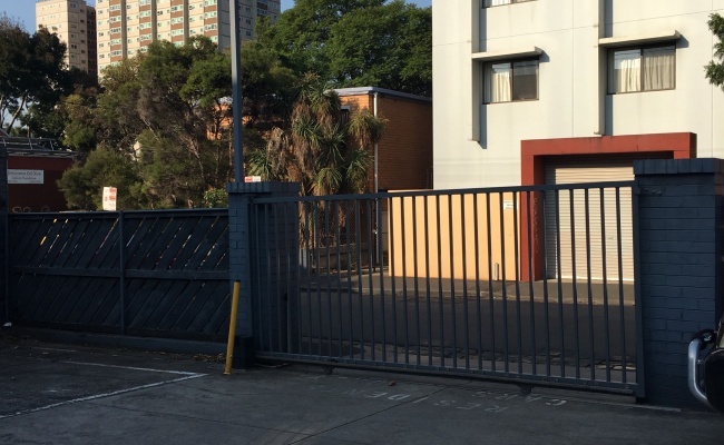 Secur Parking space on Fitzroy