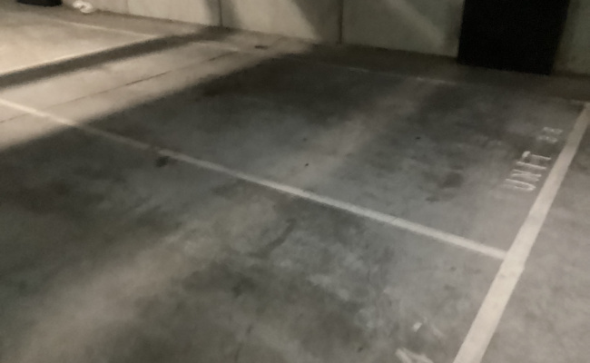 Location! Security! Easy! Best spot in Melbourne