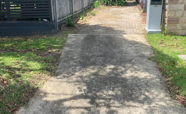 Boat, trailer, van, car(s) off street parking close to harbour/beaches
