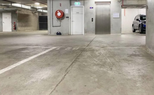 Great Undercover Parking Space Fitzroy
