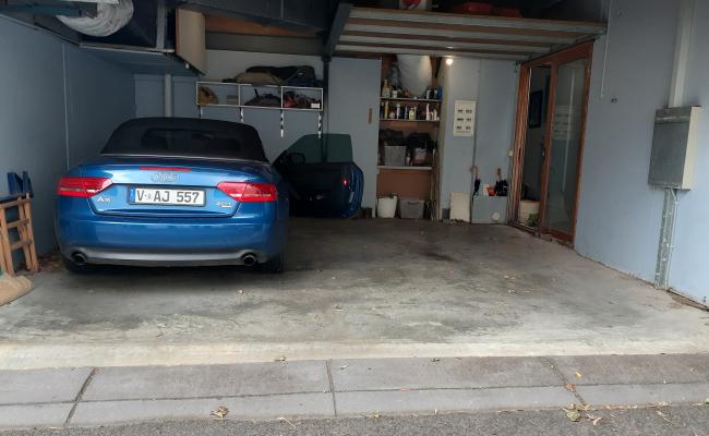 Clifton Hill - Secure Undercover Parking Near Primary School & Train Station