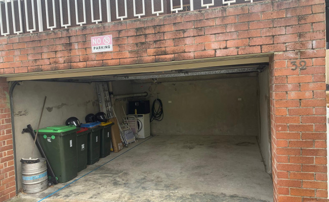 Large Garage For Rent, Bondi