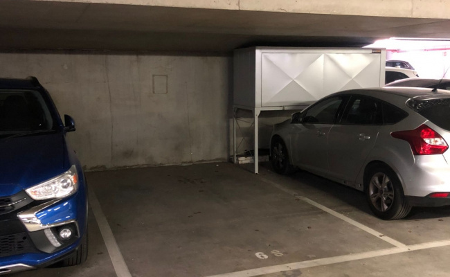 Secure lock up garage in South Melbourne