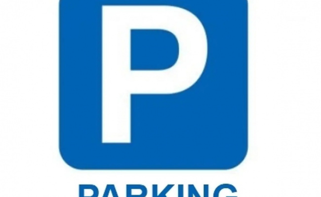 Great parking space near station