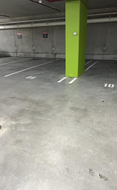 Great parking near train station