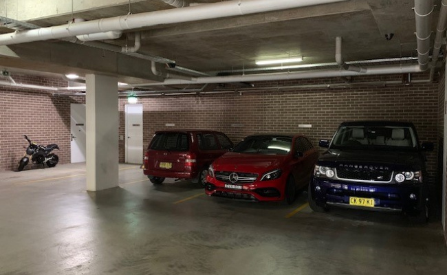 Motorbike space, perfect location, near CBD, RPA, USYD