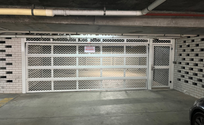 Bondi Junction - Secure Underground LUG for Parking/Storage close to Westfield
