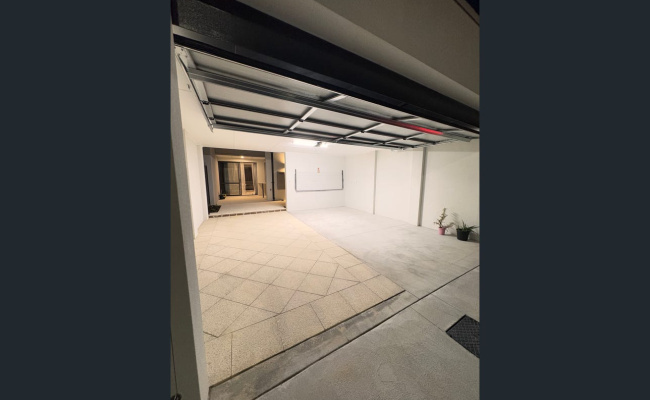 Parking space close glendalough train station walking distance