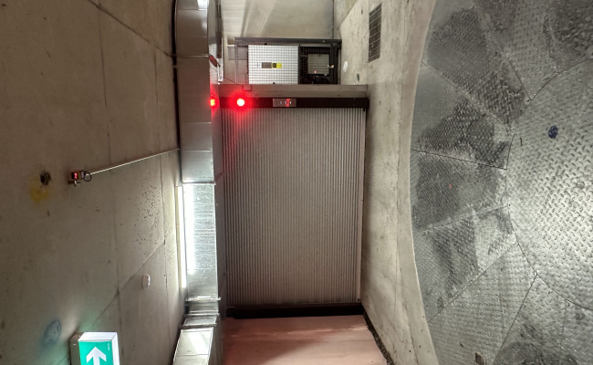 Indoor parking - 24/7 (Hospital/City commute)