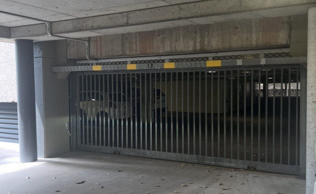 Convenient Car Space in Waterloo