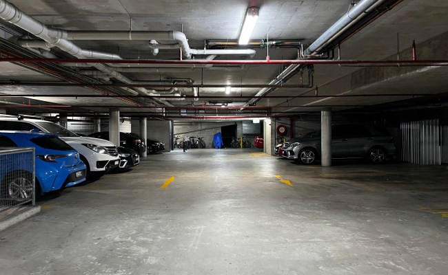 Secure central undercover parking and storage in Waterloo/Green Square