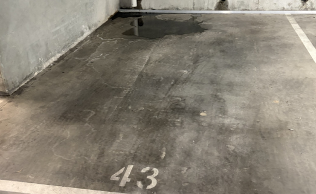 Cheap, safe and secure parking spot in Preston