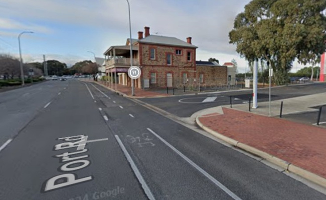 Unreserved Parking on Port Road
