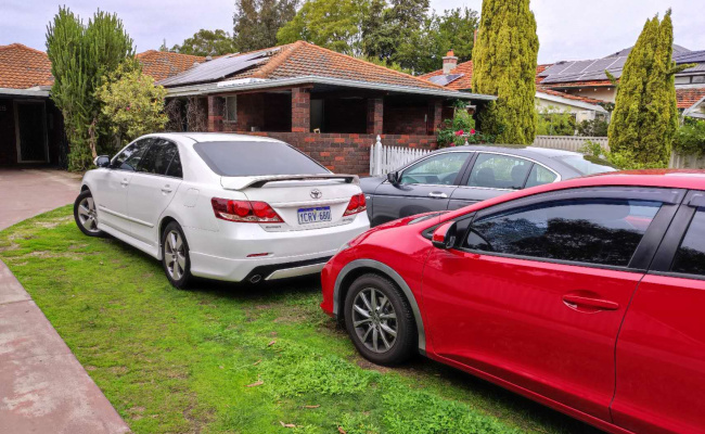 A cheap Parking space near UWA and Hospitals available for rent
