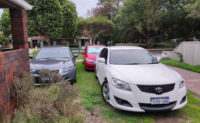 A cheap Parking space near UWA and Hospitals available for rent