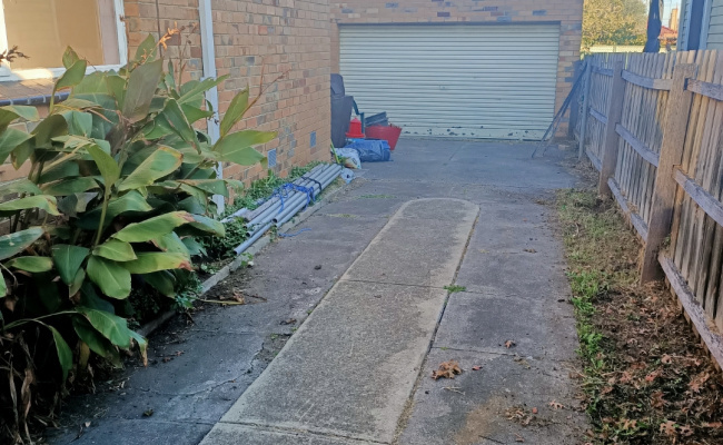 Secure driveway in Reservoir - Suit caravan, trailer or boat