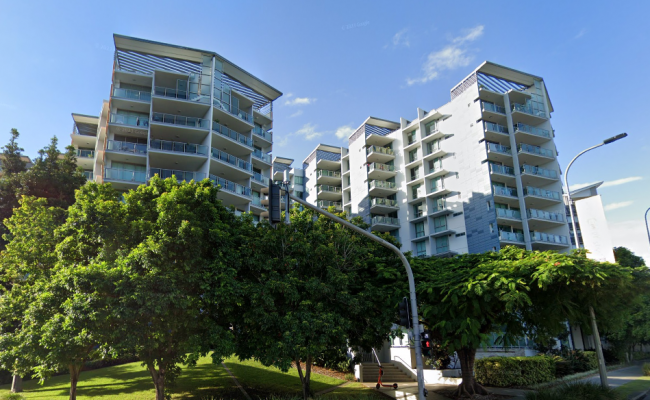 Safe and accessible indoor parking, 24/7, Close to Milton Green, Suncorp Stadium, Roma Train Station