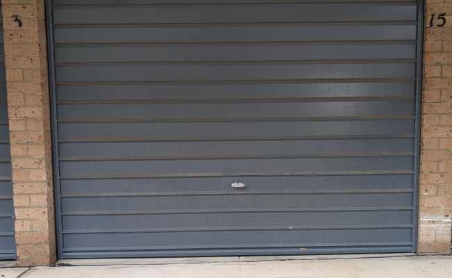 Large lock up garage near Green Square Station