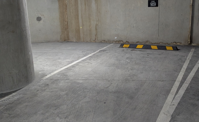 Brisbane City - Great Indoor Parking