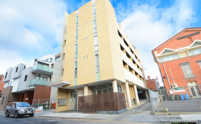 Undercover car park in Hawthorn - short walk to Auburn and Glenferrie station