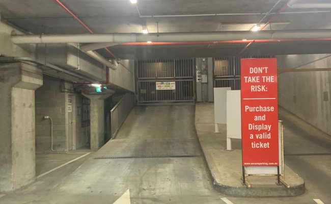 Melbourne - Great Indoor Parking Near CBD
