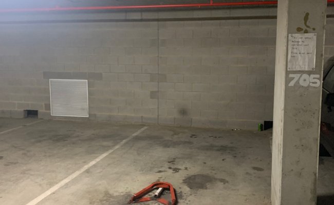 Melbourne - Great Indoor Parking Near CBD