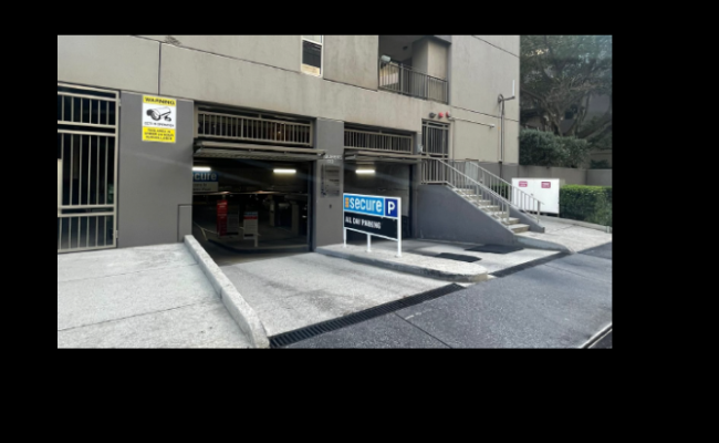 Secure Parking in St Kilda Road near Anzac Station & Alfred Hospital