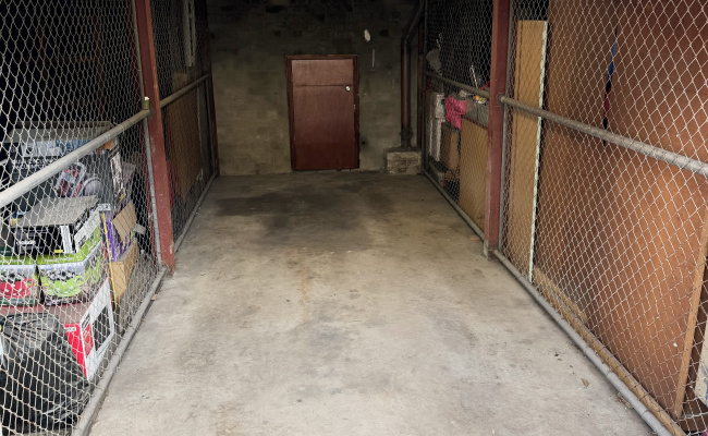 Lock up garage and driveway in the heart of Brighton Le Sands