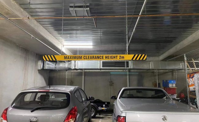 Car park on Queens Lane, close to St Kilda St