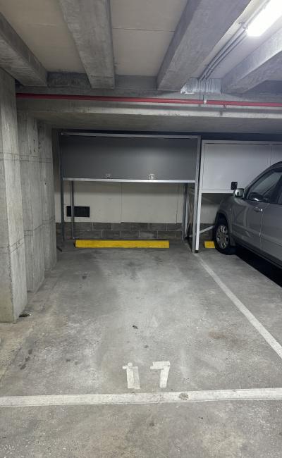Parking garage spot near Albert Park!