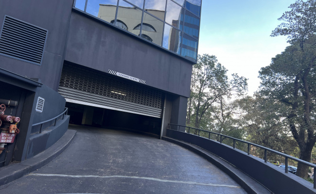 Anzac Station/St Kilda Rd secure indoor space with direct access to Queens Lane and 24/7 access
