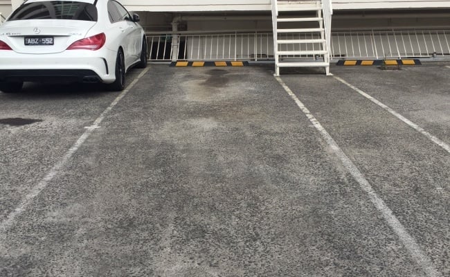 Melbourne - Secure Outdoor Parking near Alfred Hospital and Tennis World