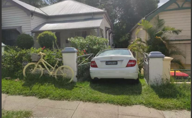 Toowong - Secure Driveway Parking close to City CAT