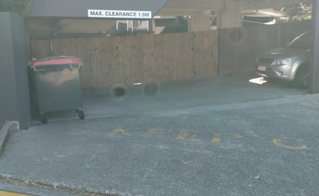 KP Gated Undercover No-Flood Lot