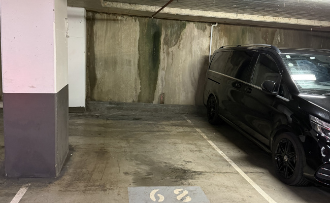 Secured parking space 3-min from Burwood station