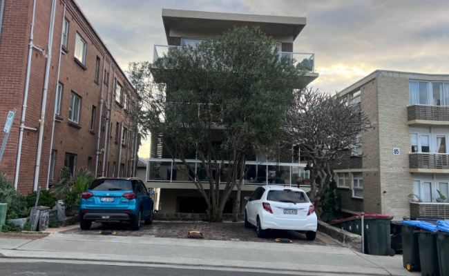 North Bondi - 20m from beach Ramsgate Avenue