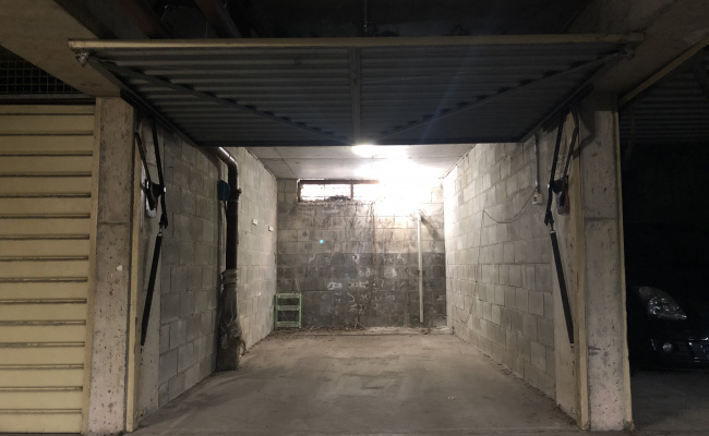 Secure lock up garage in Cremorne