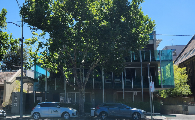 Carlton - Secure Undercover Private Parking near the City