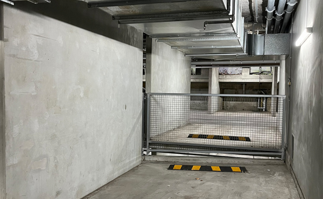 Carlton - Secure Indoor parking near CBD & Melbourne Uni