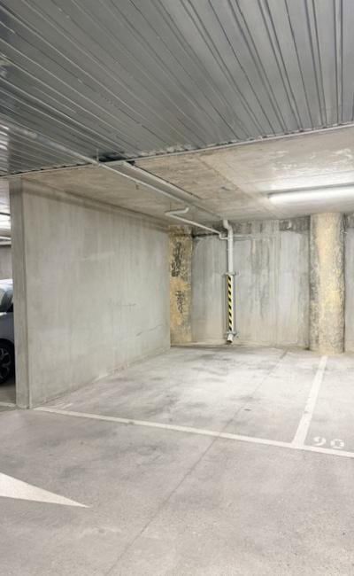 Carlton - Secure Undercover Basement Parking - Near Melbourne Uni & Carlton Gardens