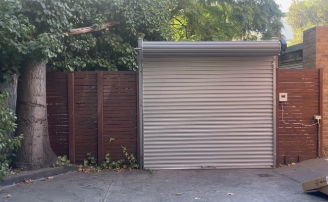 St Kilda / Windsor - opposite St Michaels Grammar School - shaded off-street concrete car space