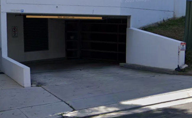 Airport Parking / Turrella station - Secured Indoor